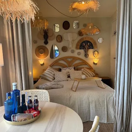 Boho Style With Ocean View 아파트 *